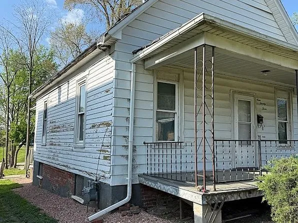 923 W King St, Decatur, IL 62522
