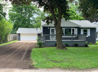 2827 Hollywood St, Lansing, MI 48906