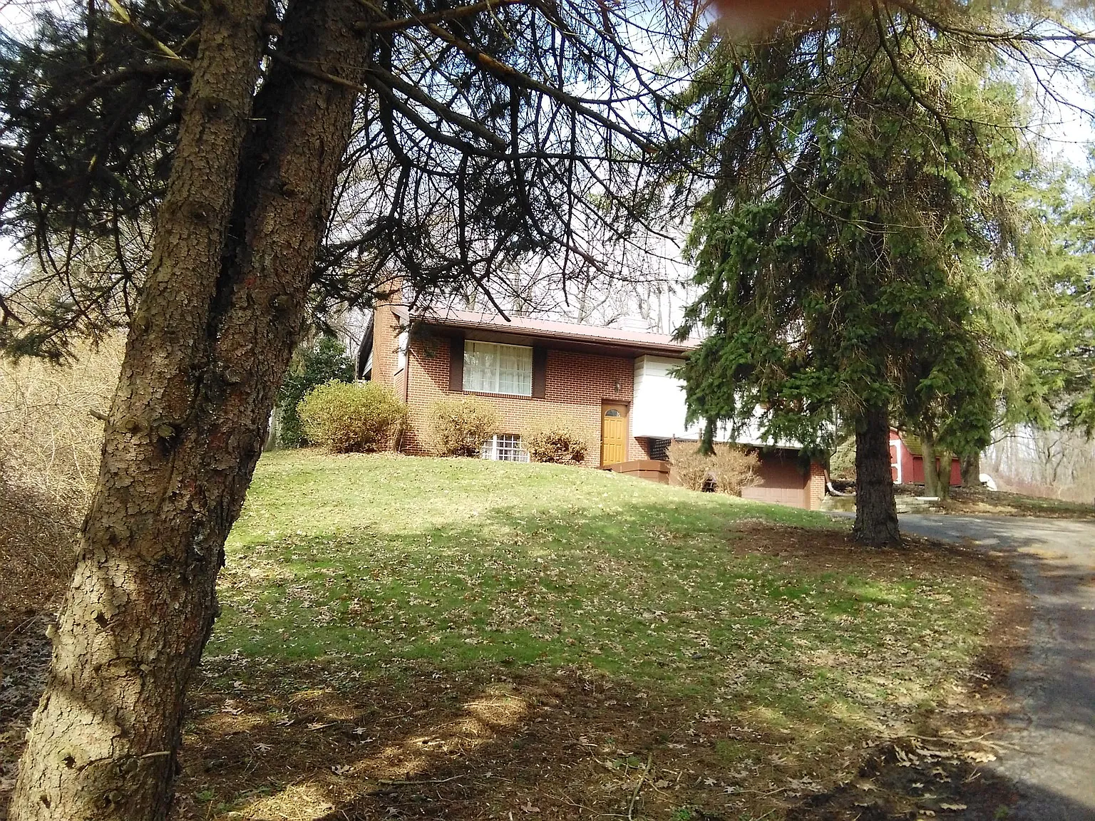 4 bed, $1,750 — Photo 1