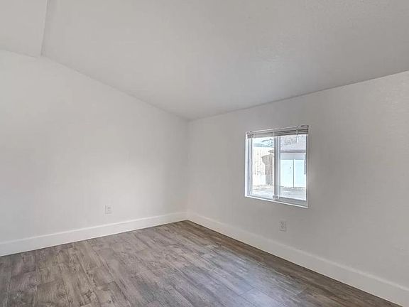 3rd image of 444 N Sheridan Blvd