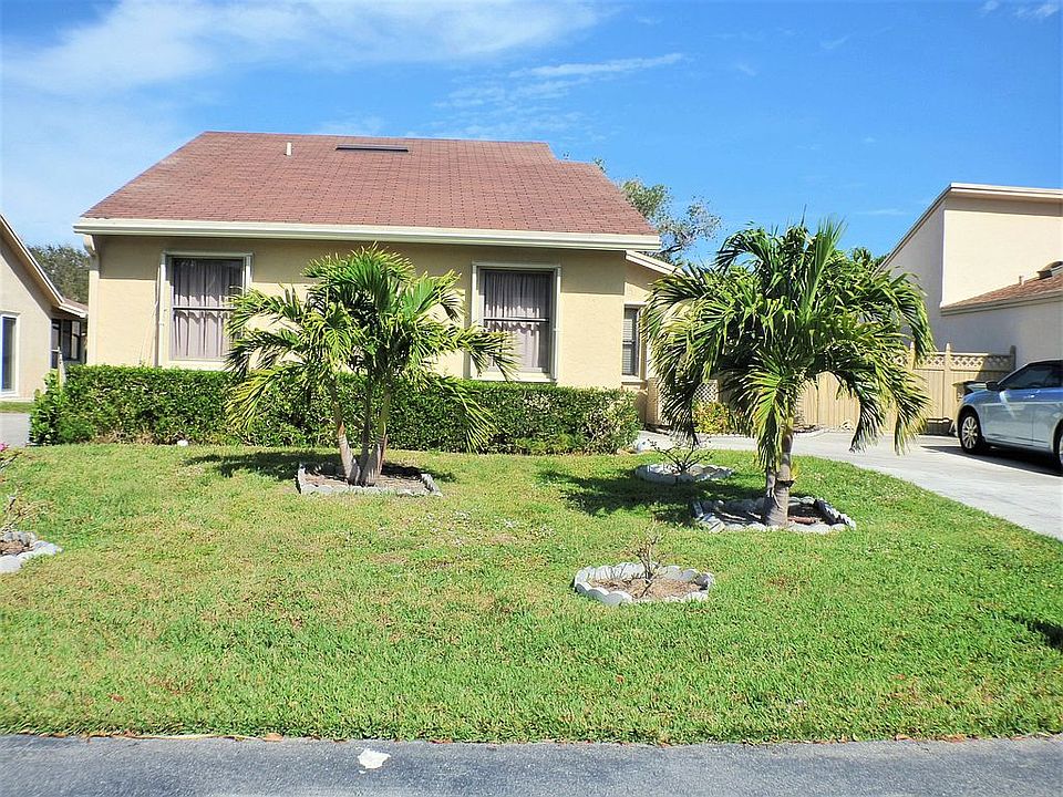 1st image of 2553 NW 10th St