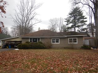 11 Ramapo Rd, Hewitt, NJ 07421