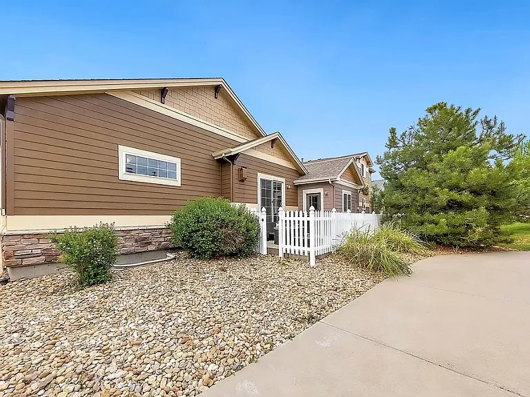 1162 Village Cir — Photo 6