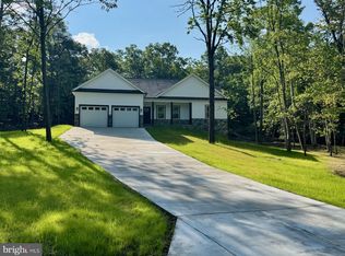 33 Butternut Ln, Berkeley Springs, WV 25411