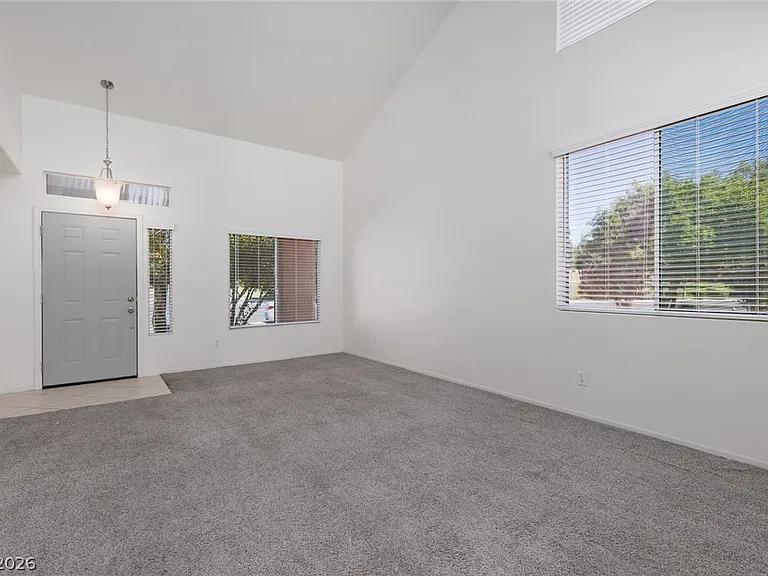 6042 Highland Gardens Dr — Photo 12