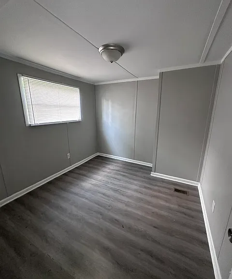 203 Cindy Ln — Photo 2