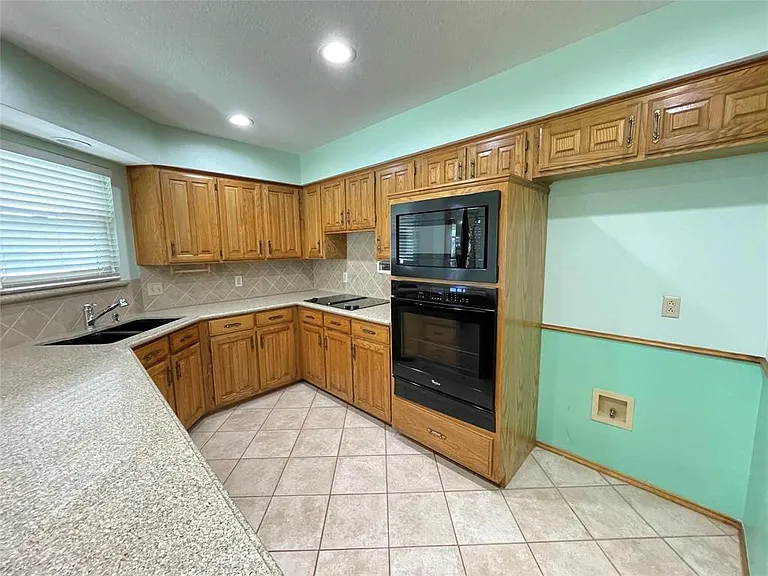 6340 Grauton Dr — Photo 11