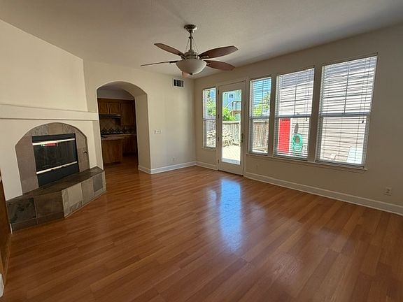 5th image of 567 Jorgensen St