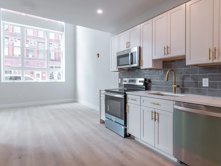 146 Main St #101 — Photo 6