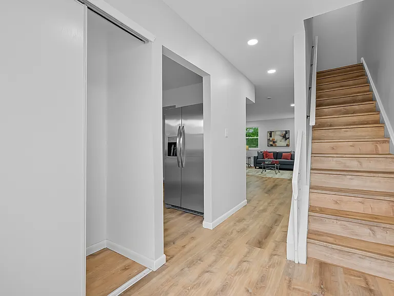 1526 Clifton Ave — Photo 3