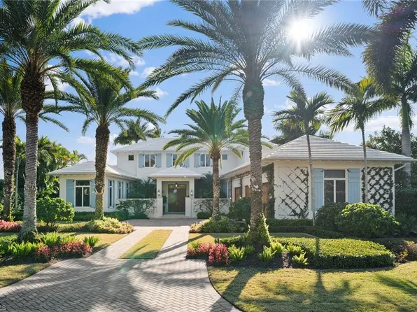 575 Palm CIR E, NAPLES, FL 34102