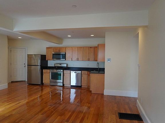 5th image of 20 Moraine St APT 1