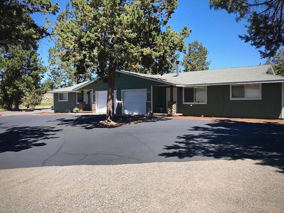 610 SE Pelton