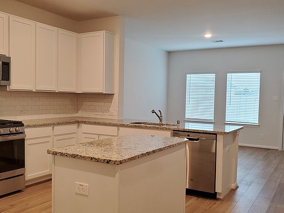 4th image of 14907 Hidalgo Valley Ln