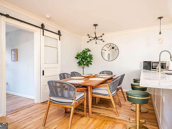 4th image of 2411 Fair Ln