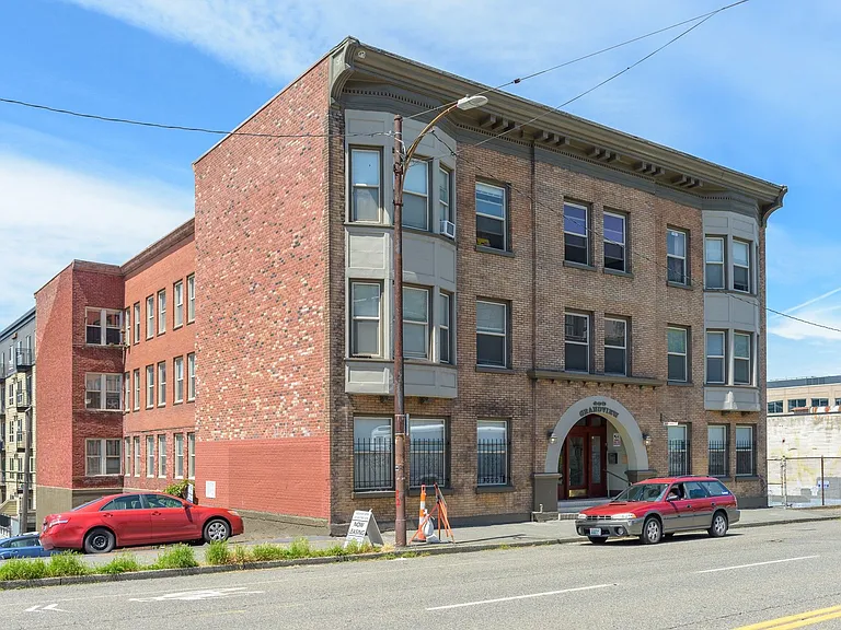 Grandview Apartments — Photo 7