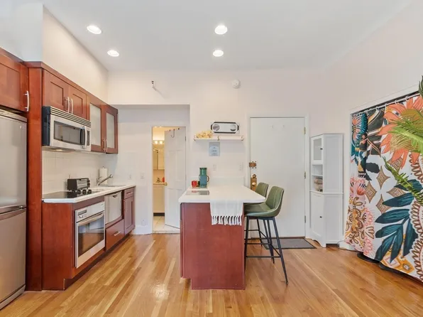 511 Beacon St APT 8, Boston, MA 02215