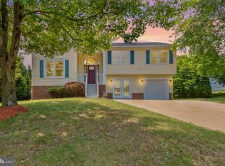 1 Collen Rd, Fredericksburg, VA 22406