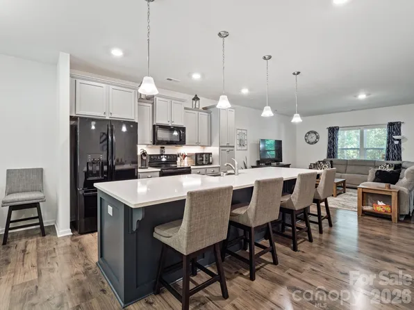 128 S Harbor Watch Dr, Statesville, NC 28677