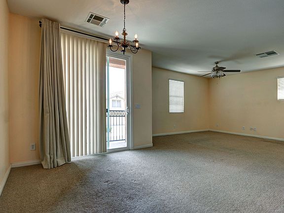 4th image of 29 Red Oak Canyon St Unit 3