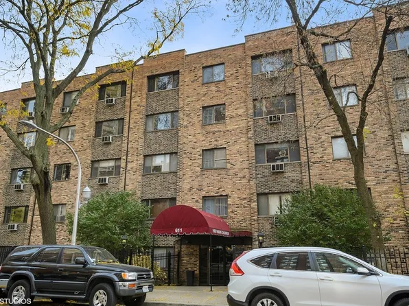 3620 N Pine Grove Ave, Chicago, IL