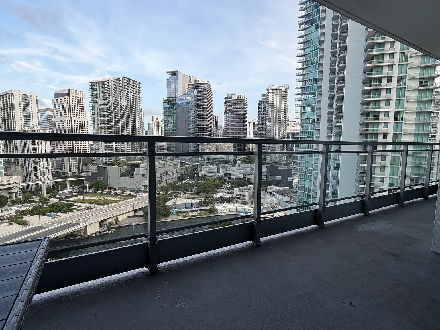 2 bed, 1129 sqft, $4,000 — Photo 2