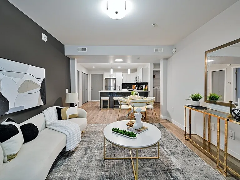 1792 Pembina Hwy — Photo 5