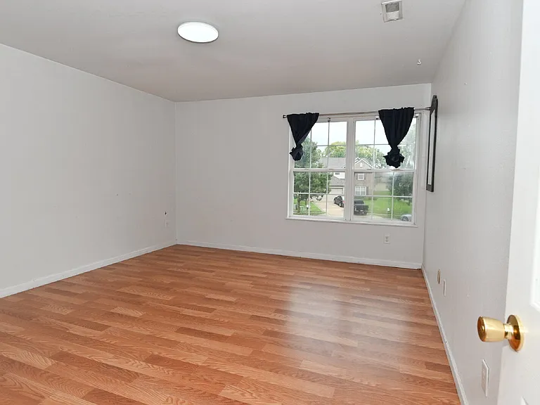 1043 Rentham Ln — Photo 40
