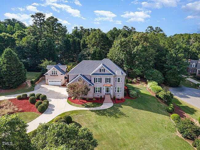 2nd image of 1301 Coolmore Dr