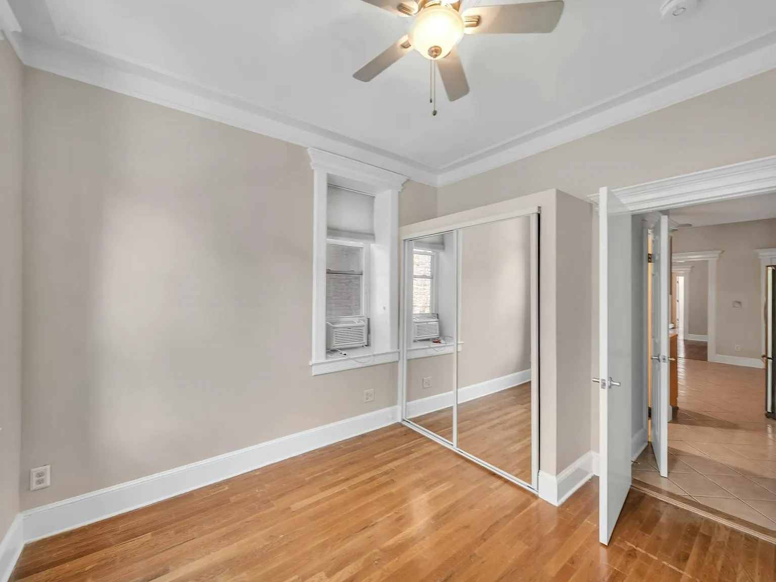 2 bed, 1.0 bath, $2,800 — Photo 4