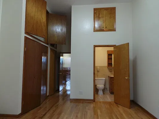 Rented by Perry Associates NYC Inc | media 13