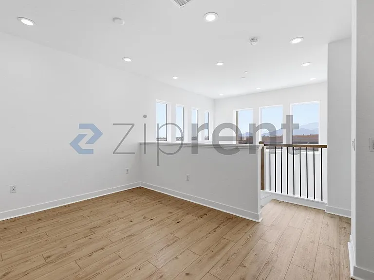 Sitting / Family Room