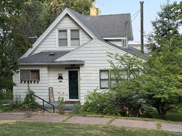 614 Sparkman Ave, Duluth, MN 55803