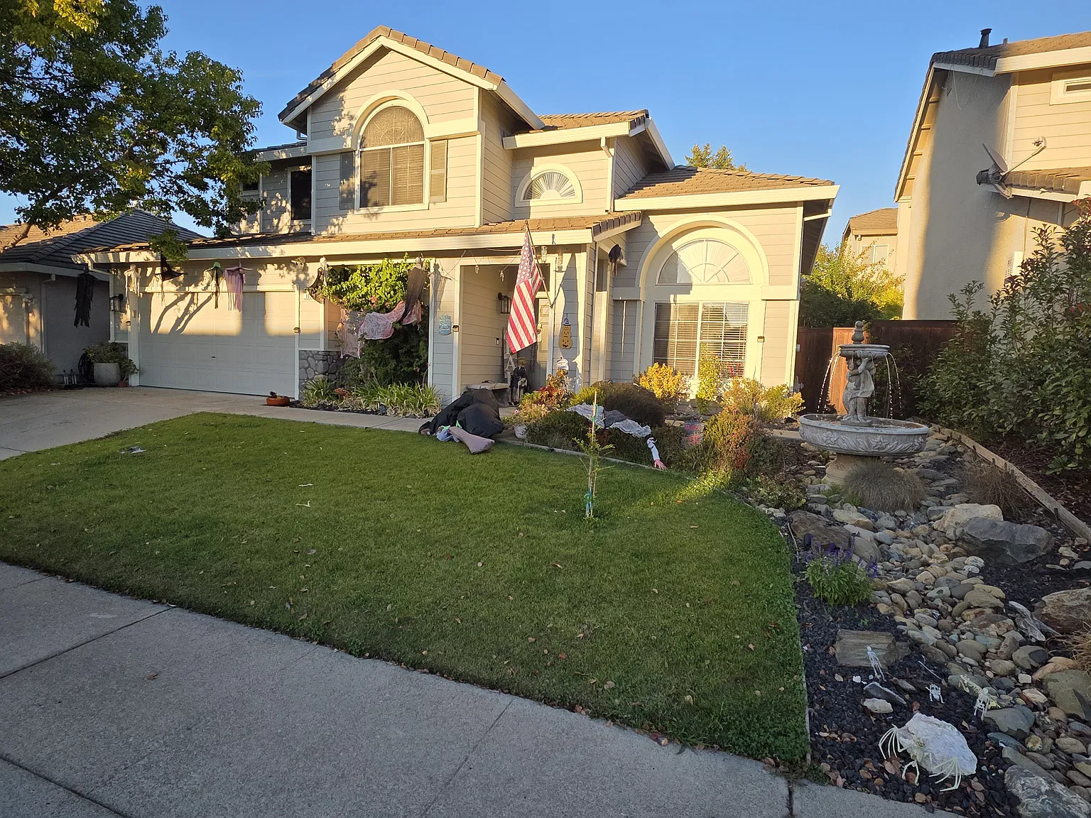 4 bed, 2.5 bath, 1938 sqft, $3,500 — Photo 1