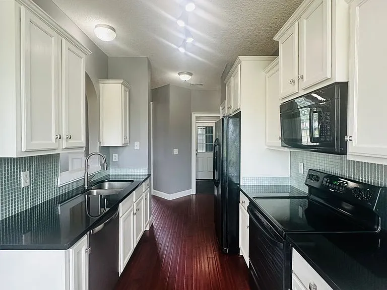 709 Loudon Hill Dr — Photo 10