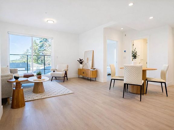 4th image of 258 Helmcken Rd #308