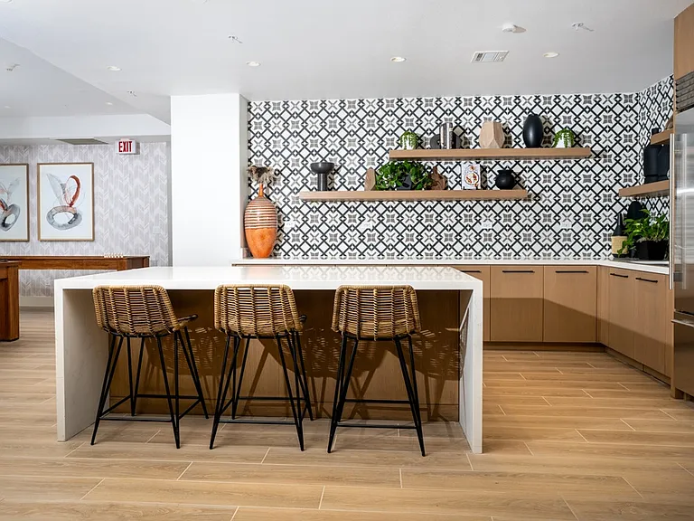 Paladia Luxury Apartments — Photo 8