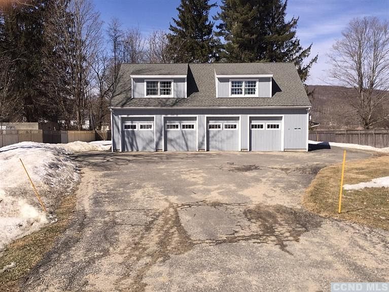 2nd image of 5861 S Elm Ave