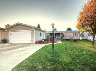 863 Peach Tree St, Urbana, IL 61802