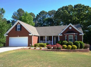 349 Annslee Cir, Loganville, GA 30052
