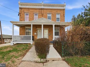 15 S Front St, Darby, PA 19023