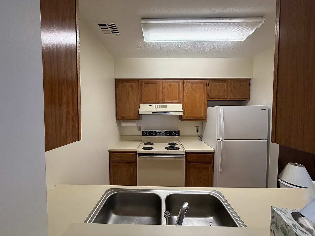Building Photo - 158 Smith St #104