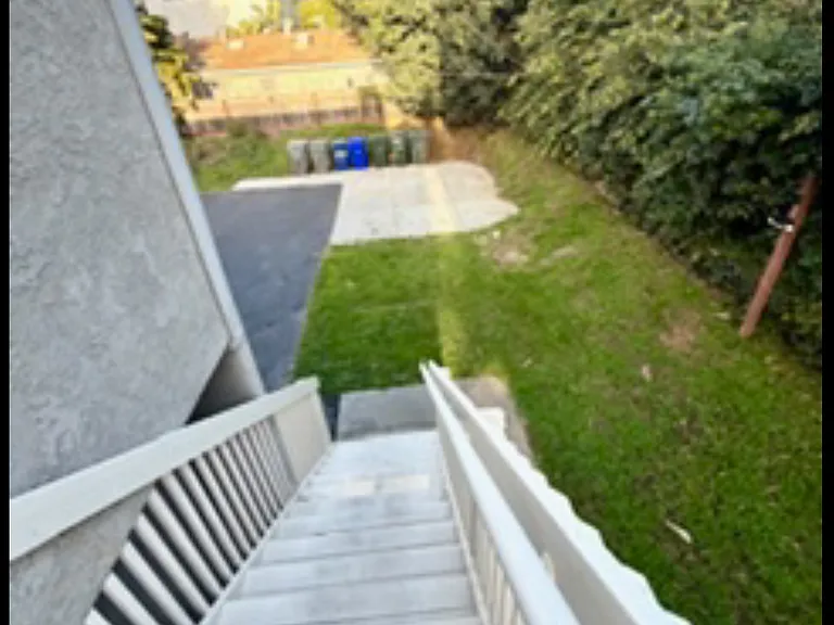 Hillcrest Dr — Photo 20