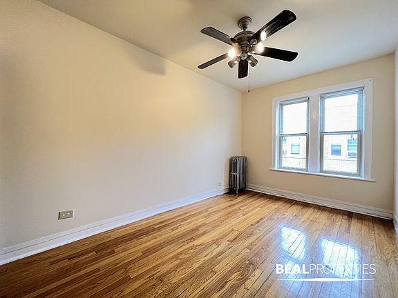3rd image of 4225 N Paulina St #E1