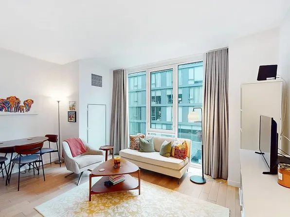540 W 49th St APT 210-N, New York, NY 10019