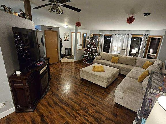 5th image of 1509 E Plaza Dr