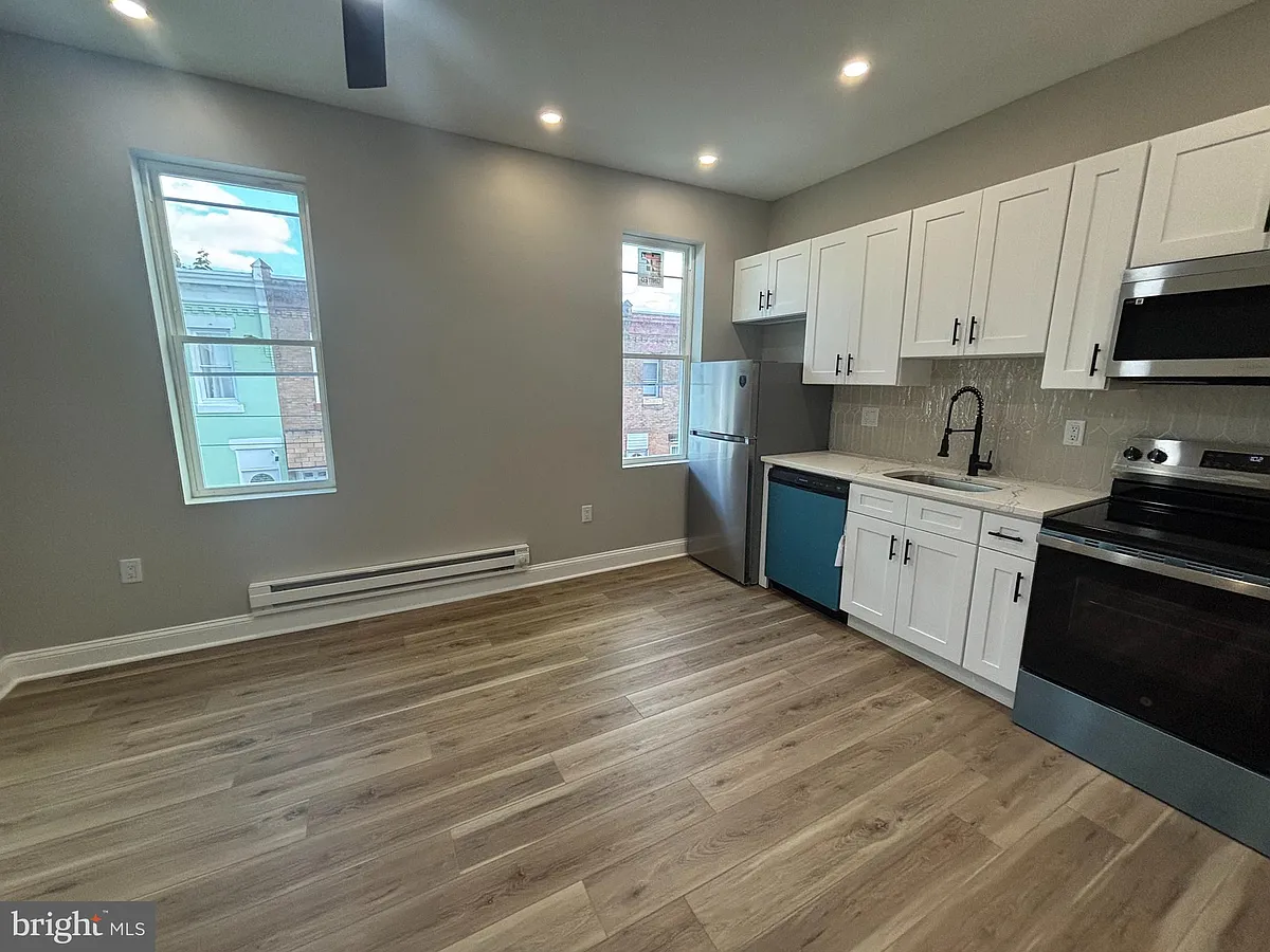 Building Photo - 3828 N Percy St #2