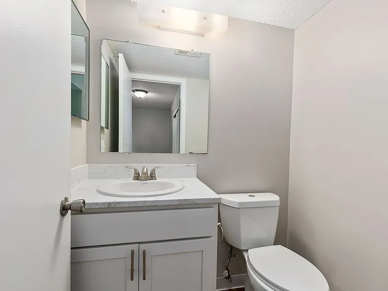 Briarcliffe Apartments & Townhomes — Photo 9