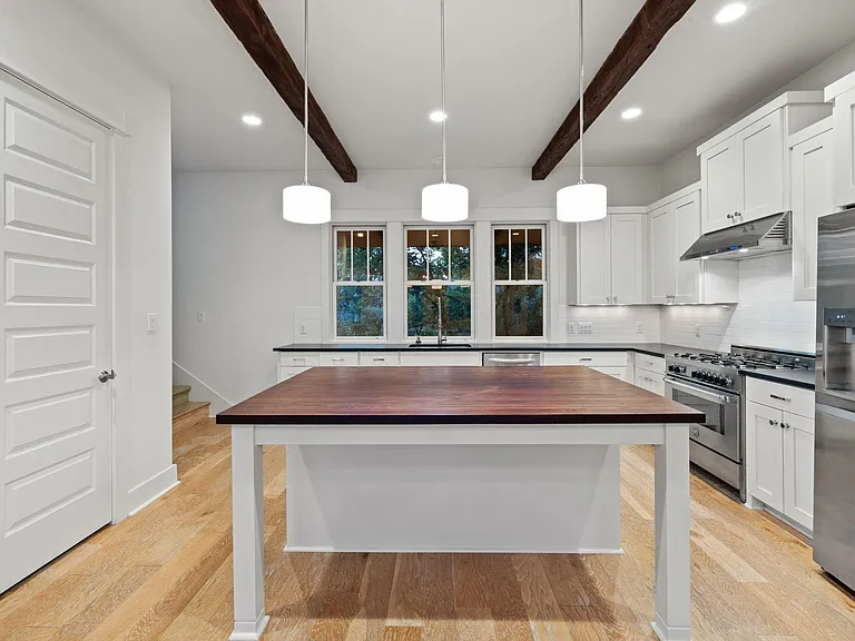 2217 Seabiscuit Cv #105 — Photo 9