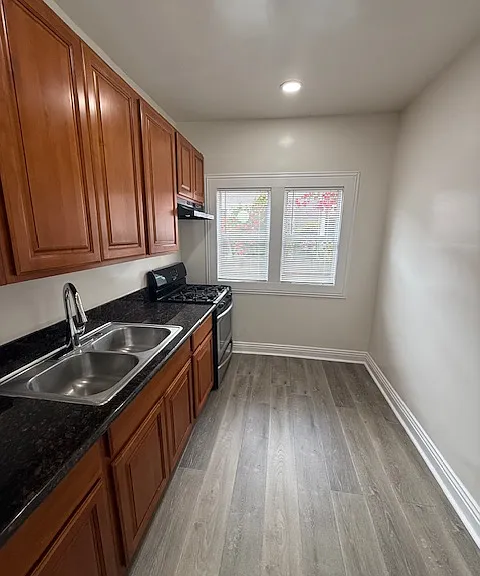 5522 Sierra Vista Ave — Photo 12